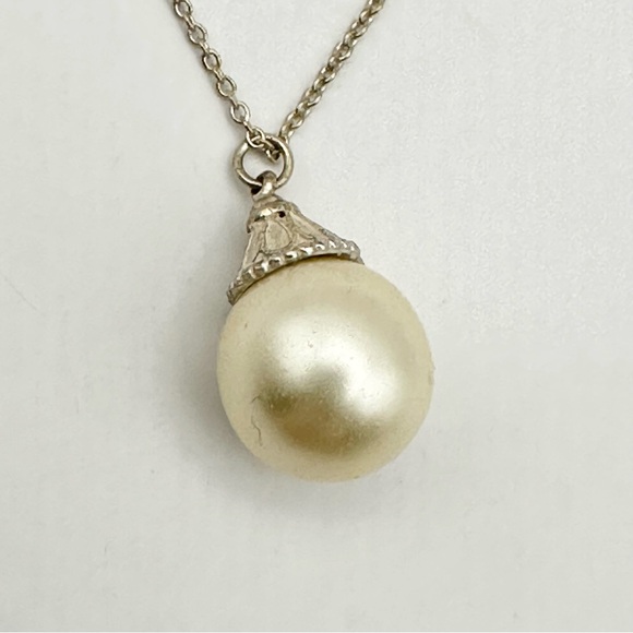 Tiffany & Co Akoya Pearl & Silver Necklace - Picture 5 of 9